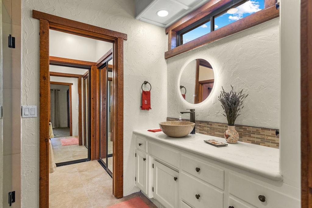 10722 Rawles Rd, Oakdale, CA 95361