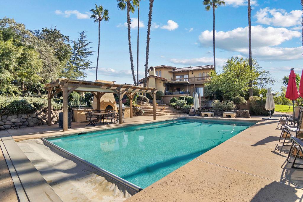 10722 Rawles Rd, Oakdale, CA 95361