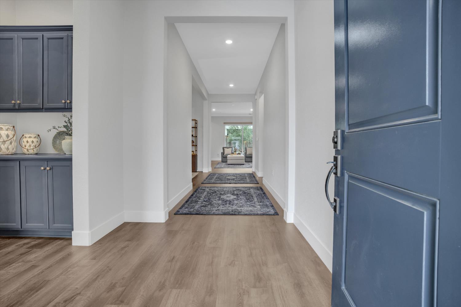 701 Victoria Dr, Manteca, CA 95336