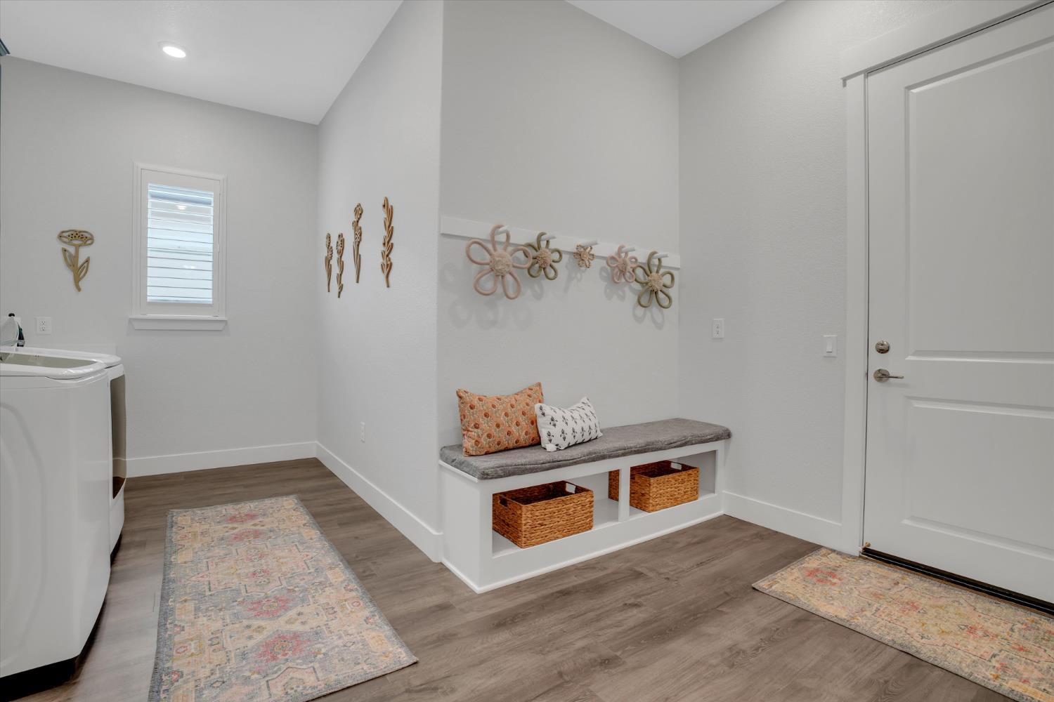 701 Victoria Dr, Manteca, CA 95336