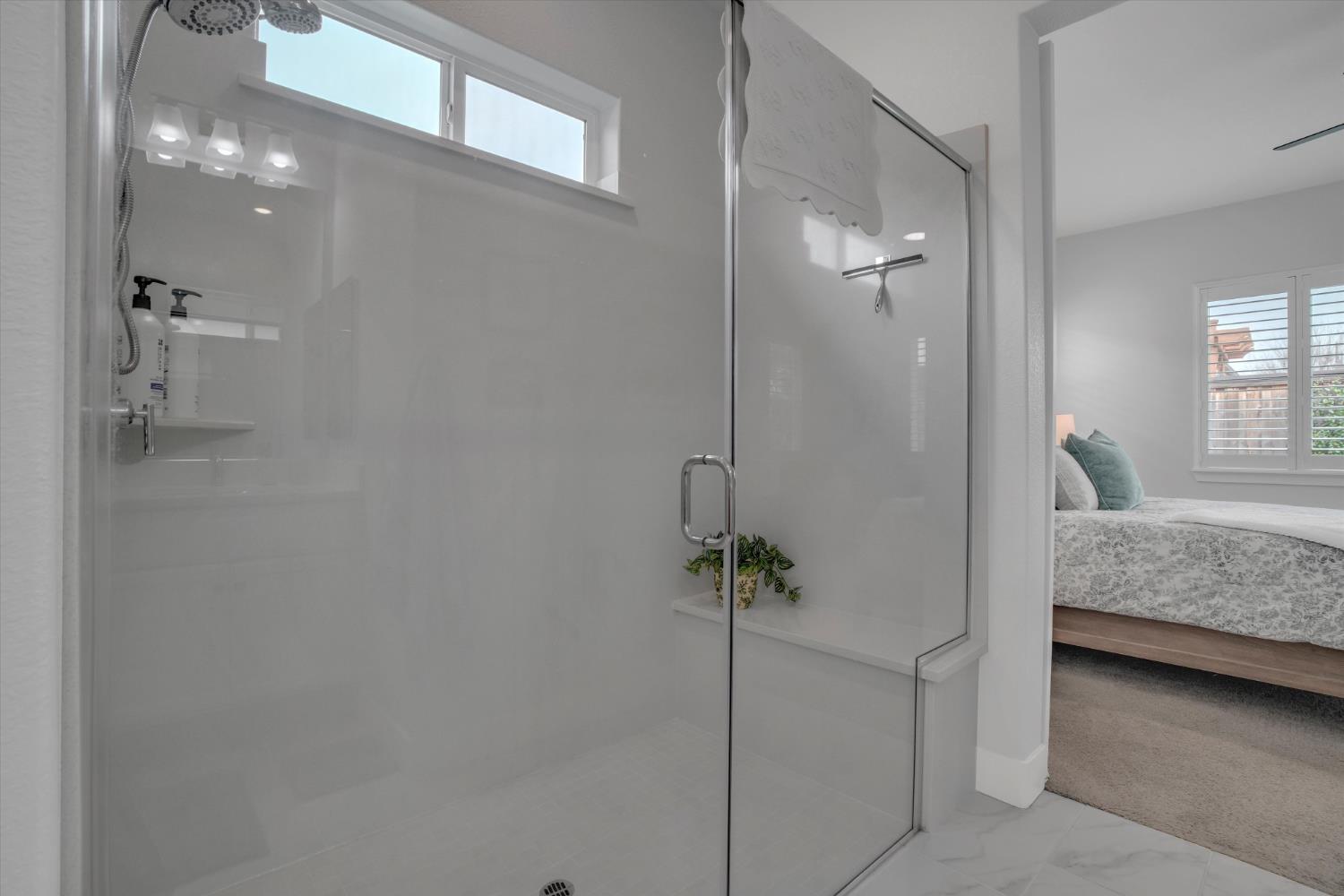 701 Victoria Dr, Manteca, CA 95336