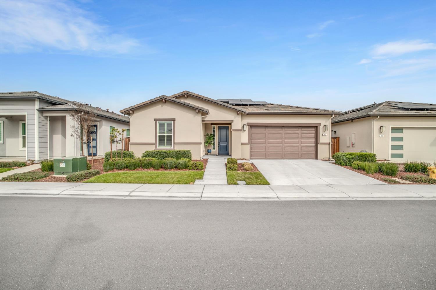 701 Victoria Dr, Manteca, CA 95336