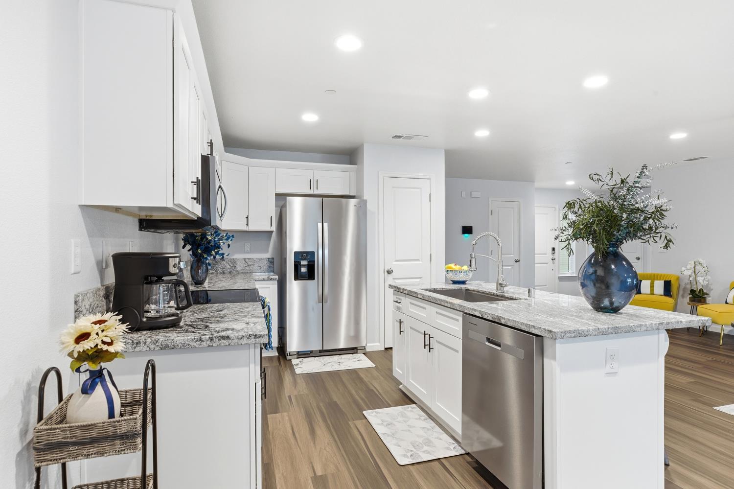 374 W Main St, Turlock, CA 95380