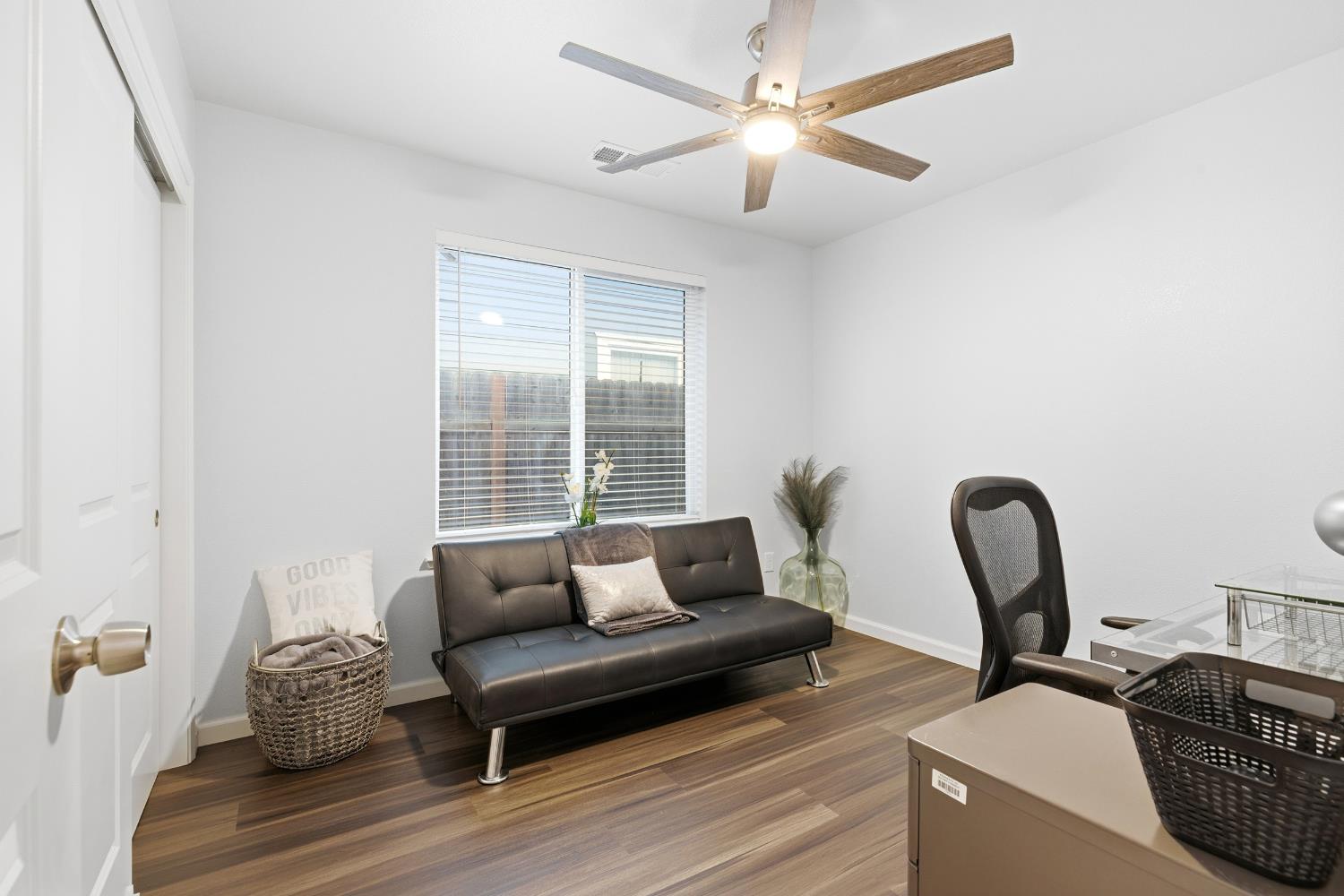 374 W Main St, Turlock, CA 95380