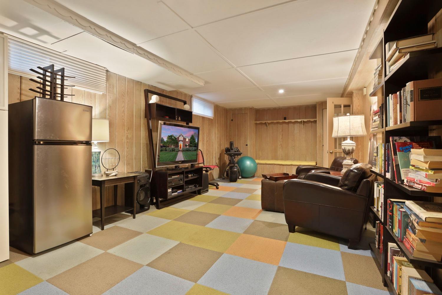 930 Sycamore Ave, Modesto, CA 95350