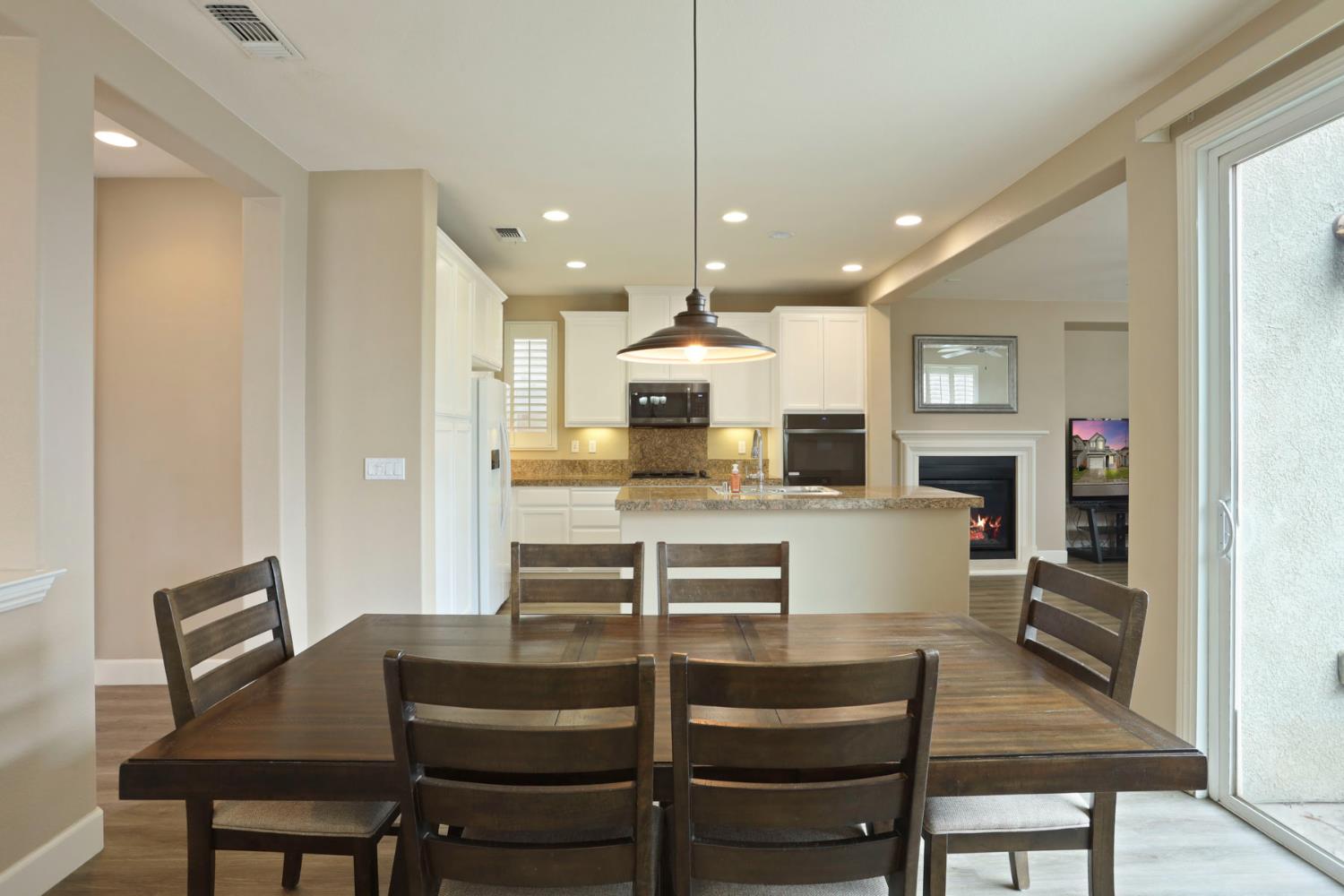 1076 Balzo St, Manteca, CA 95337