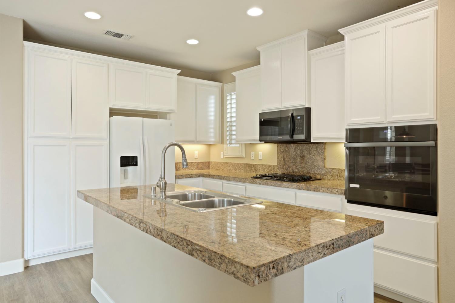 1076 Balzo St, Manteca, CA 95337