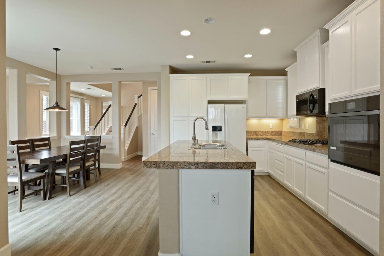 1076 Balzo St, Manteca, CA 95337