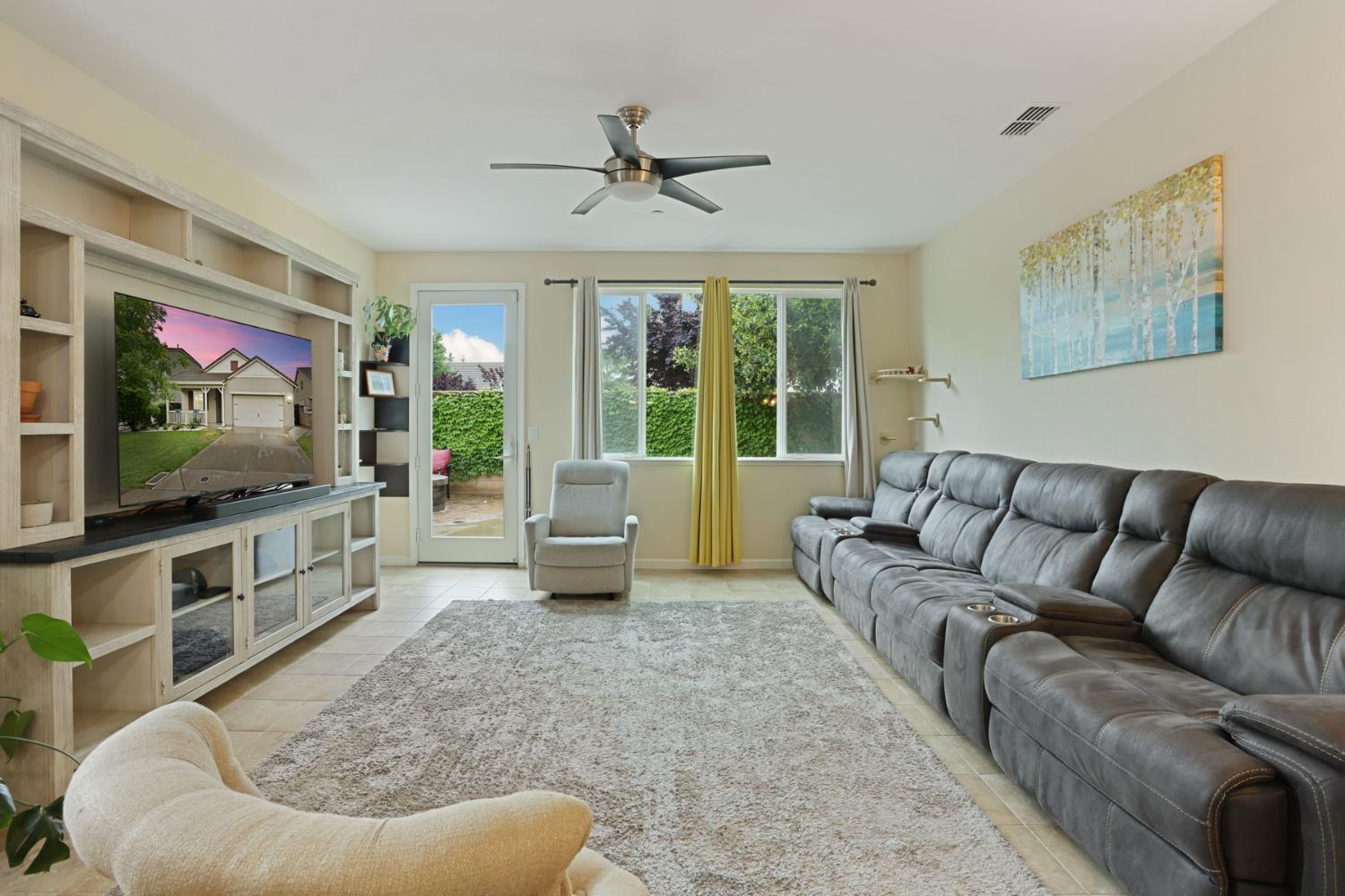 1094 Danilo Ct, Manteca, CA 95337