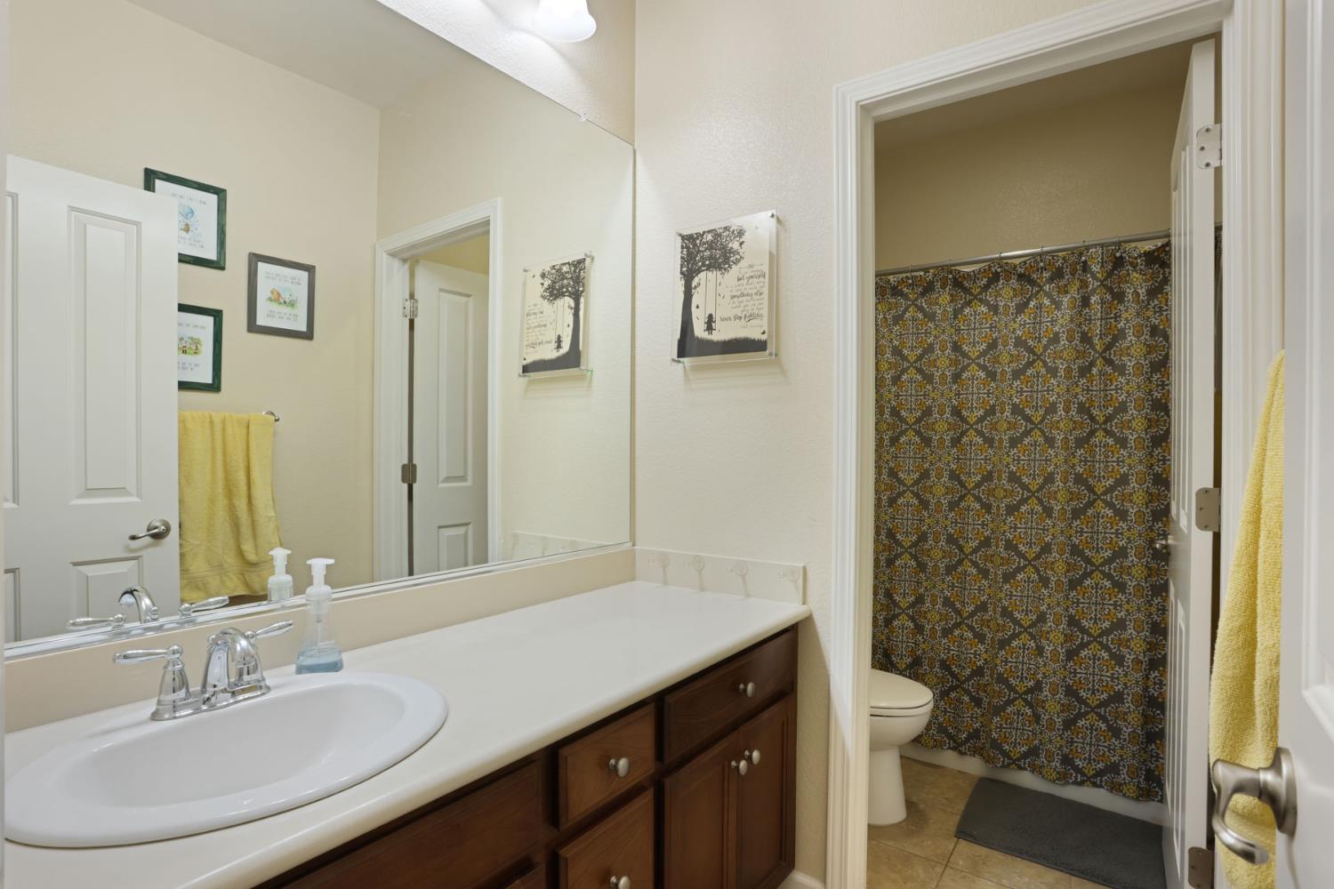 1094 Danilo Ct, Manteca, CA 95337