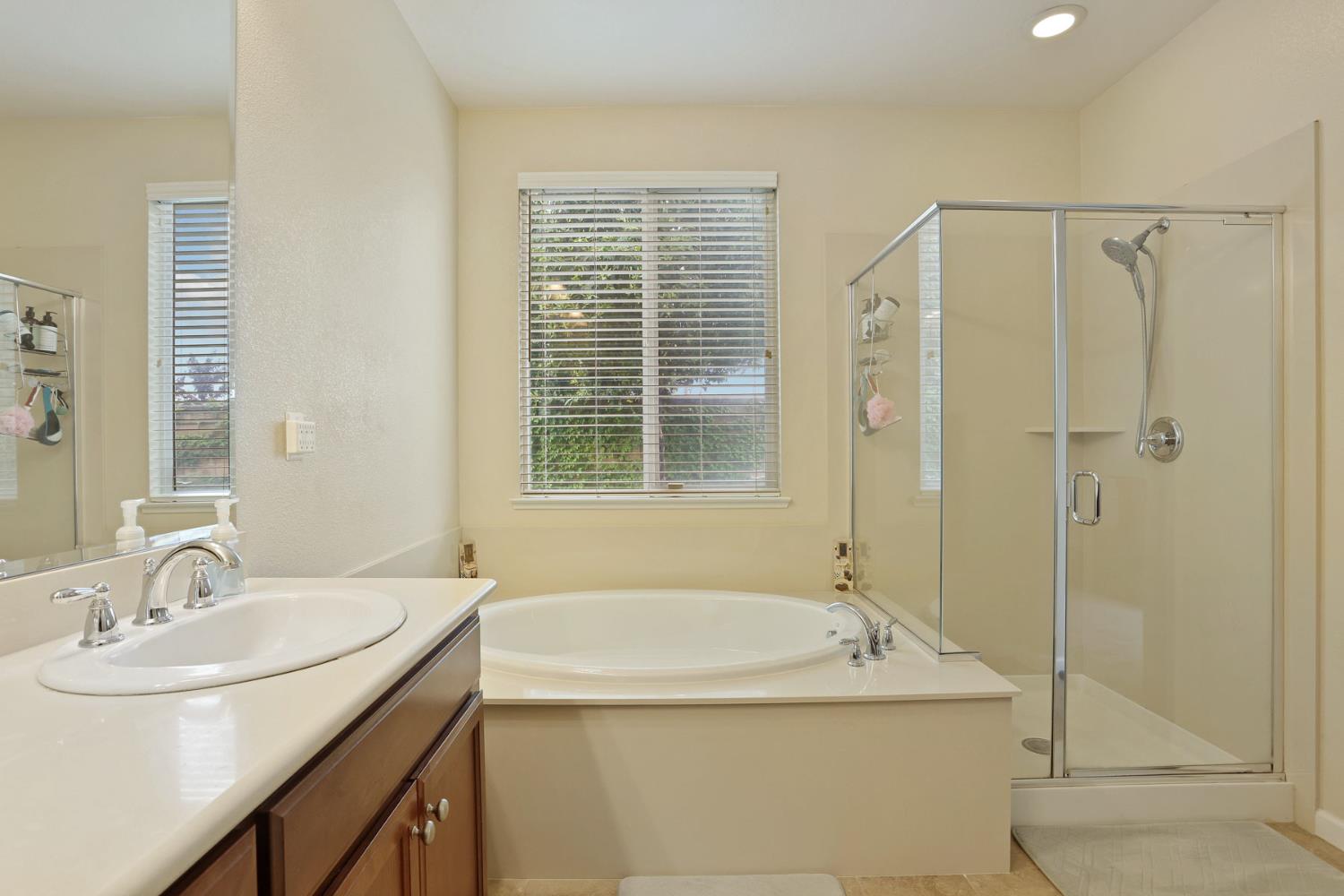 1094 Danilo Ct, Manteca, CA 95337