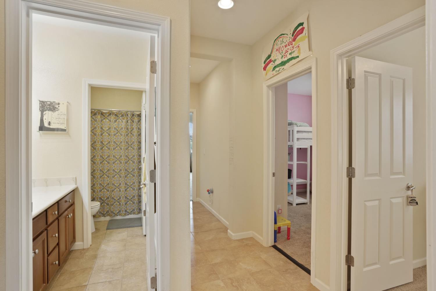 1094 Danilo Ct, Manteca, CA 95337