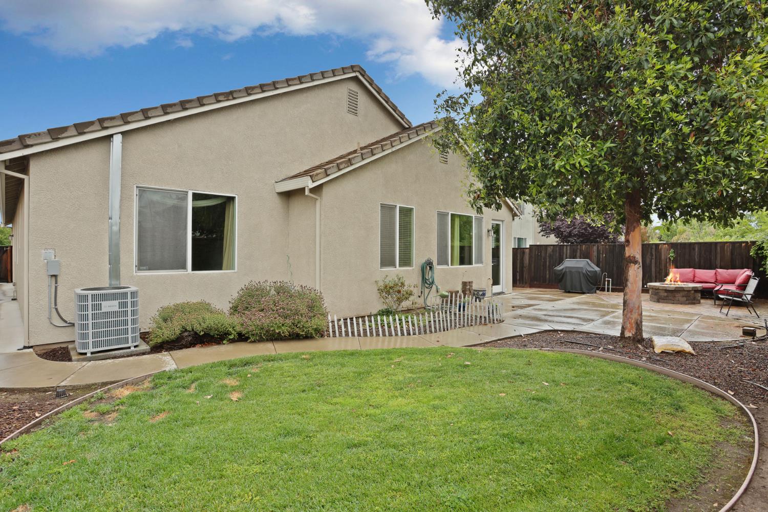 1094 Danilo Ct, Manteca, CA 95337