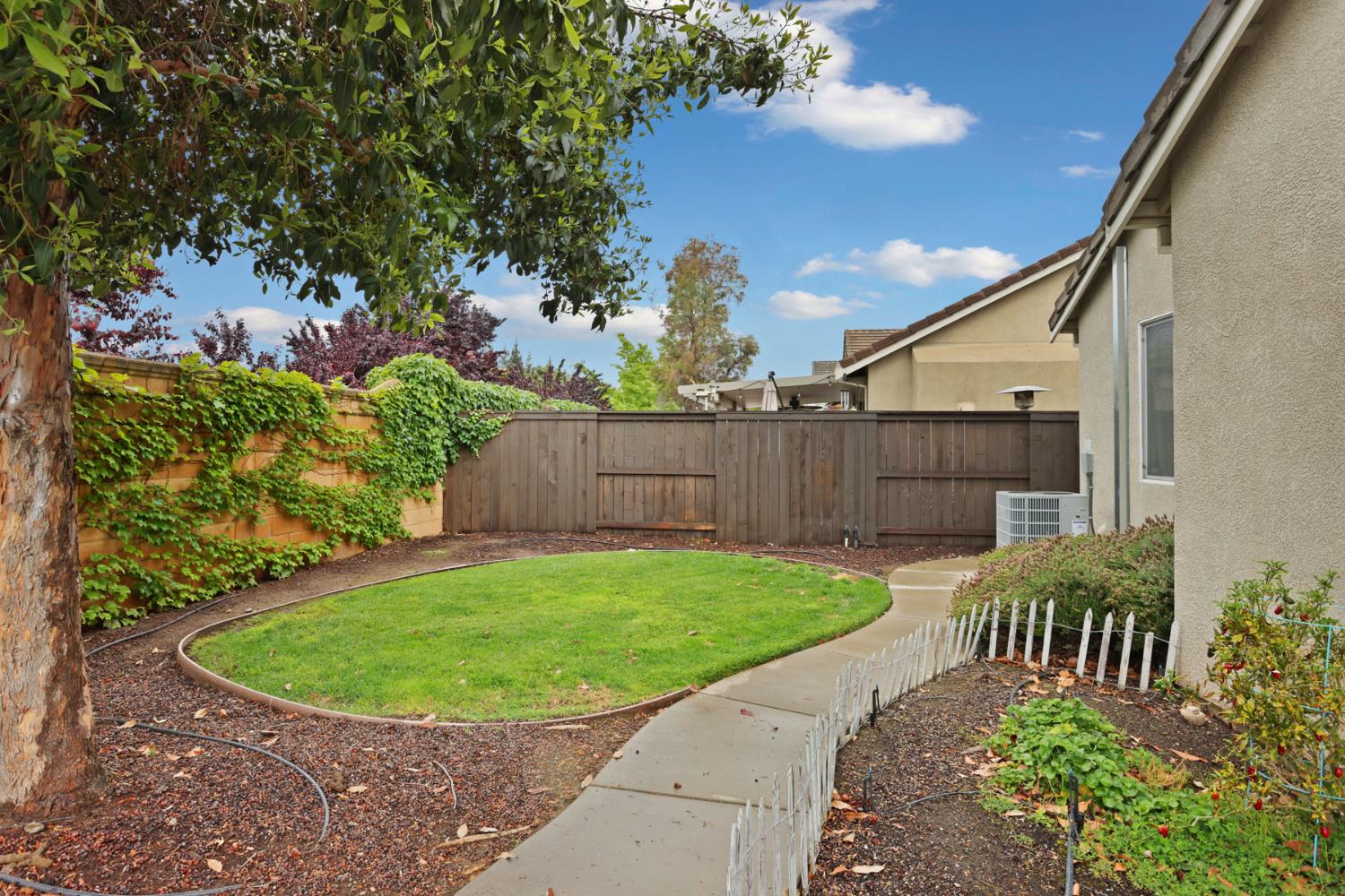 1094 Danilo Ct, Manteca, CA 95337