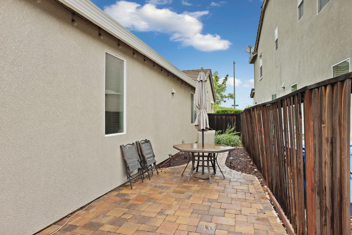 1094 Danilo Ct, Manteca, CA 95337