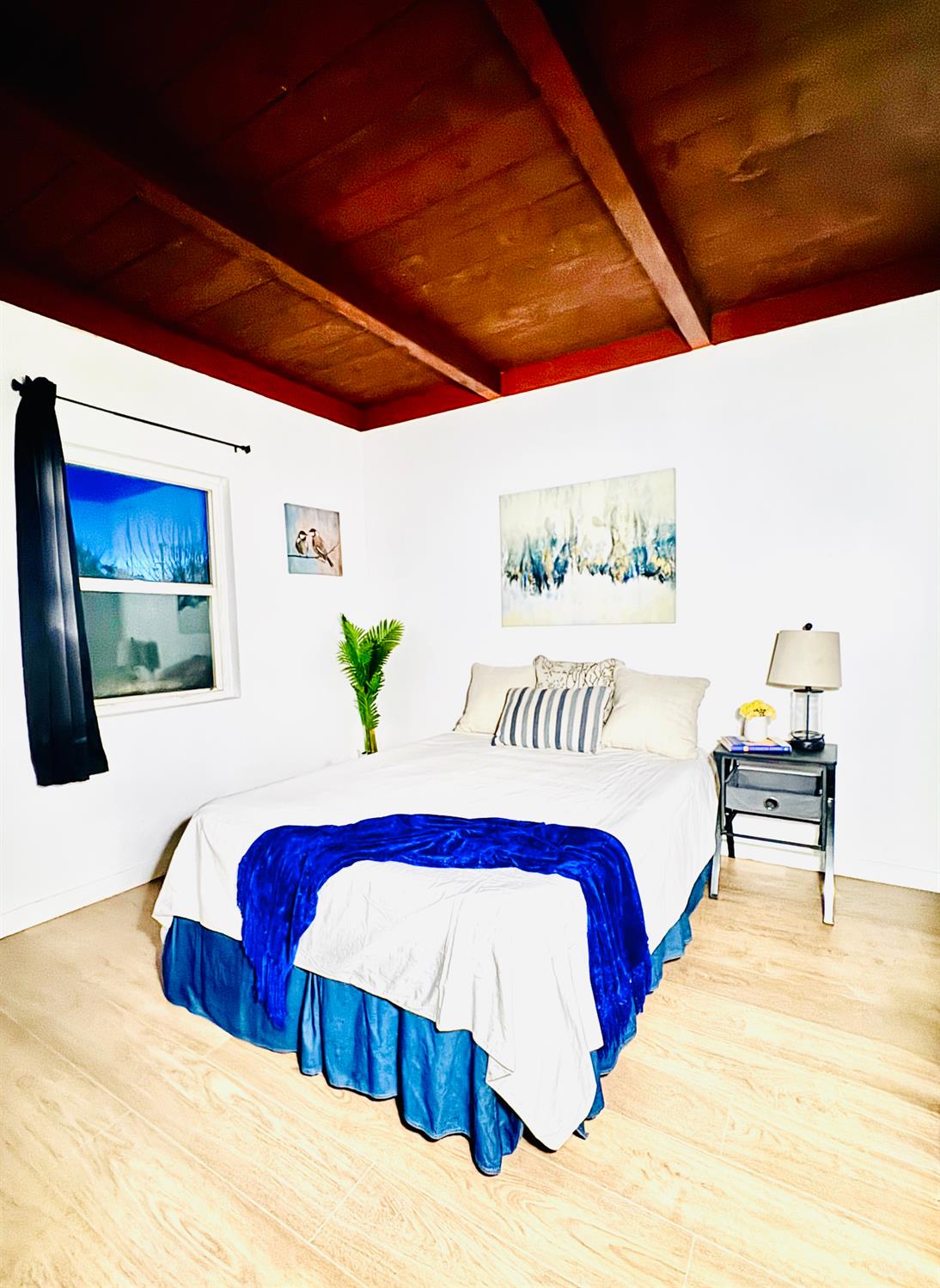 1630 1628 Paradise Rd, Modesto, CA 95358