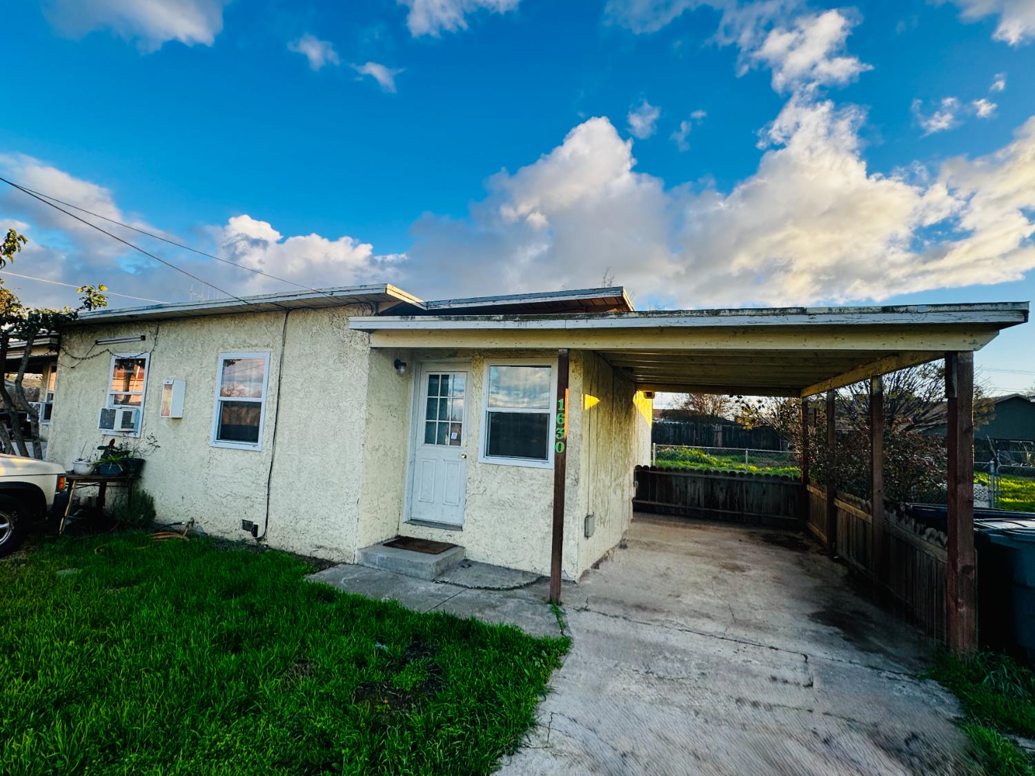 1630 1628 Paradise Rd, Modesto, CA 95358