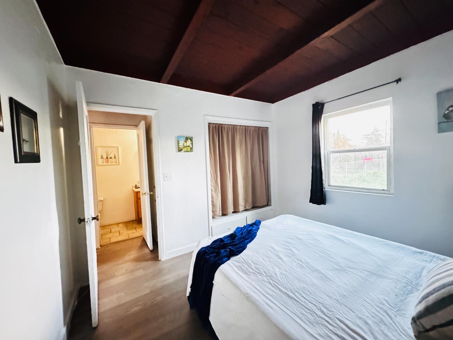 1630 1628 Paradise Rd, Modesto, CA 95358