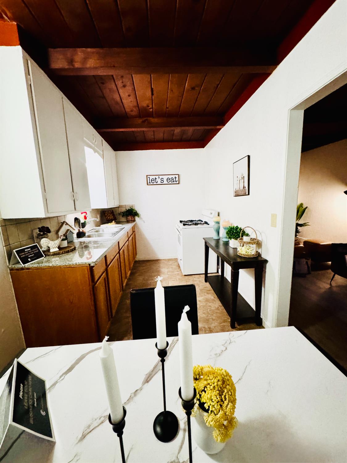 1630 1628 Paradise Rd, Modesto, CA 95358