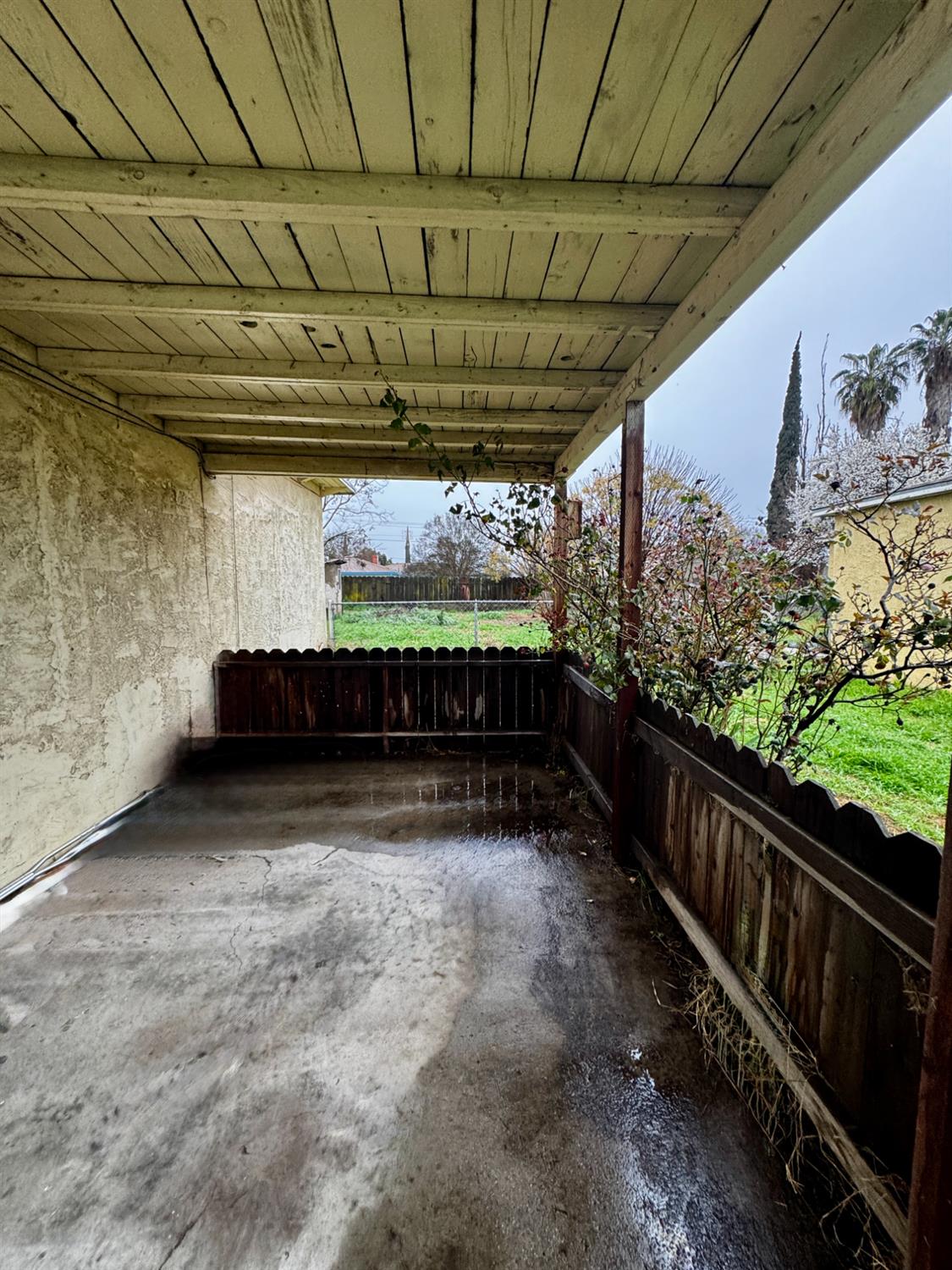 1630 1628 Paradise Rd, Modesto, CA 95358