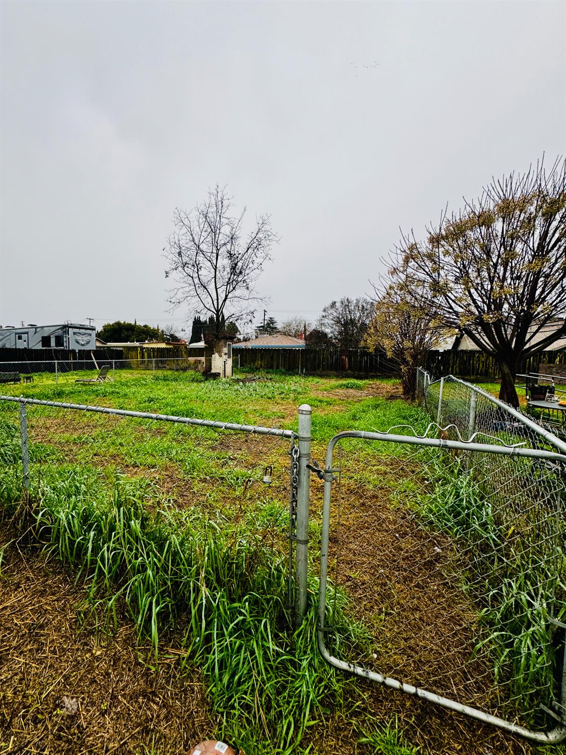 1630 1628 Paradise Rd, Modesto, CA 95358