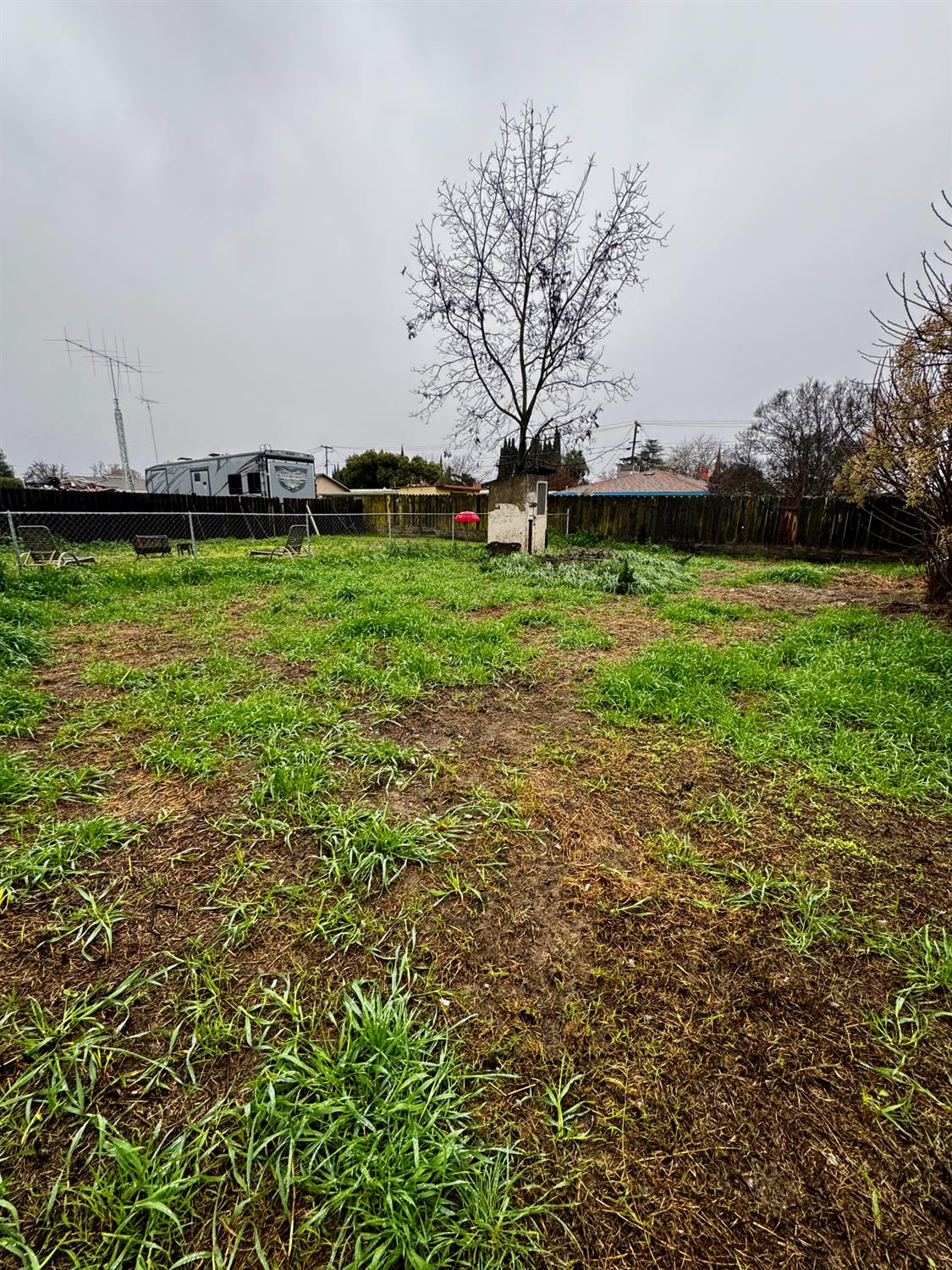 1630 1628 Paradise Rd, Modesto, CA 95358