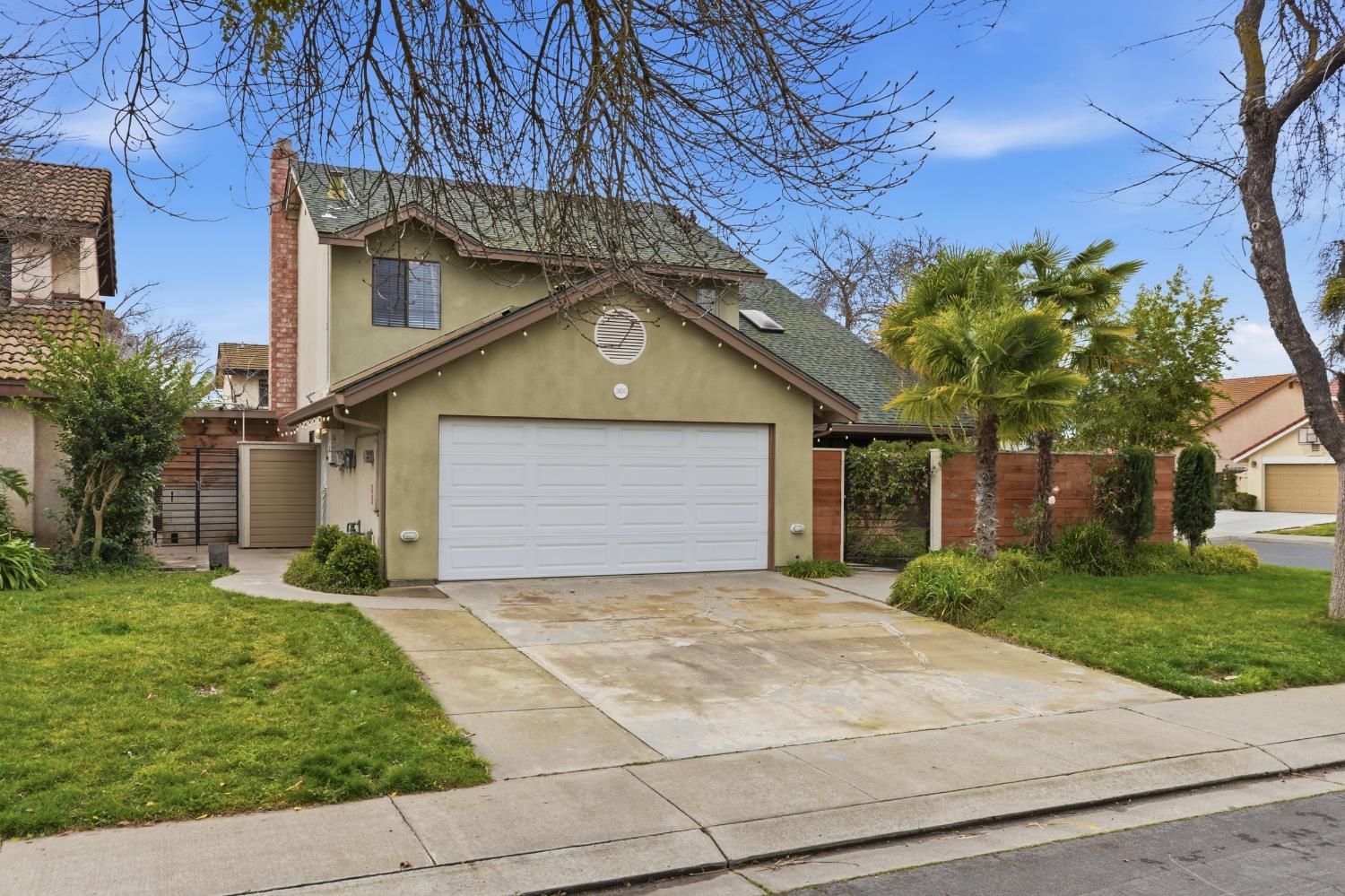 2400 Walnut Grove Way, Modesto, CA 95355