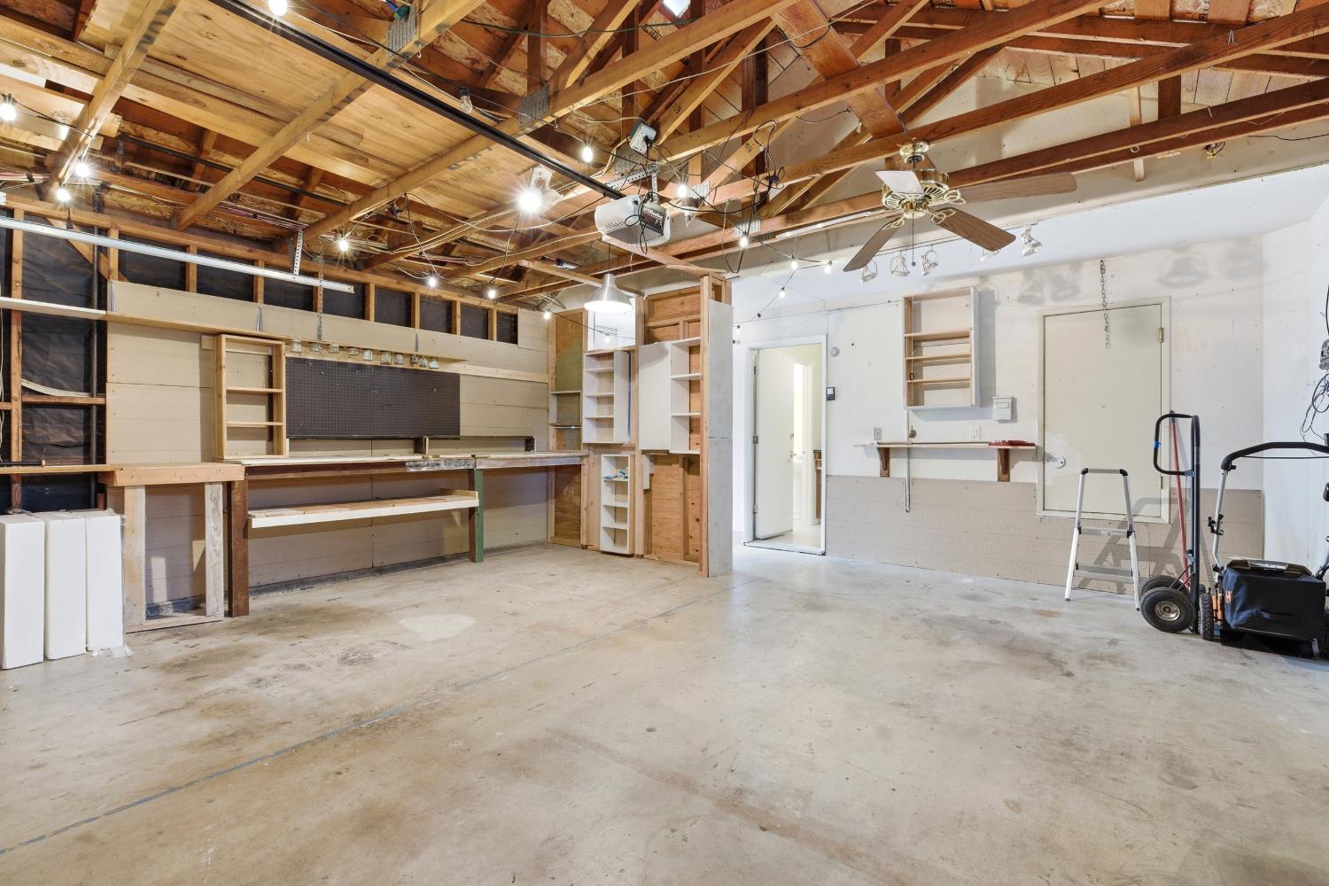 2400 Walnut Grove Way, Modesto, CA 95355