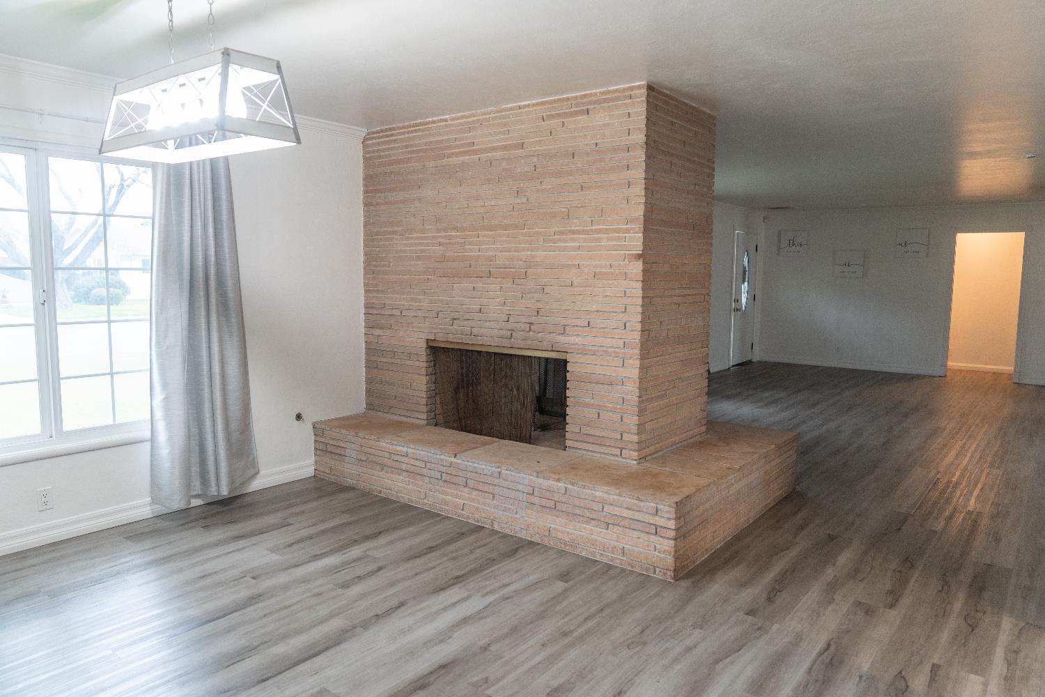 2220 N El Capitan Dr, Turlock, CA 95380