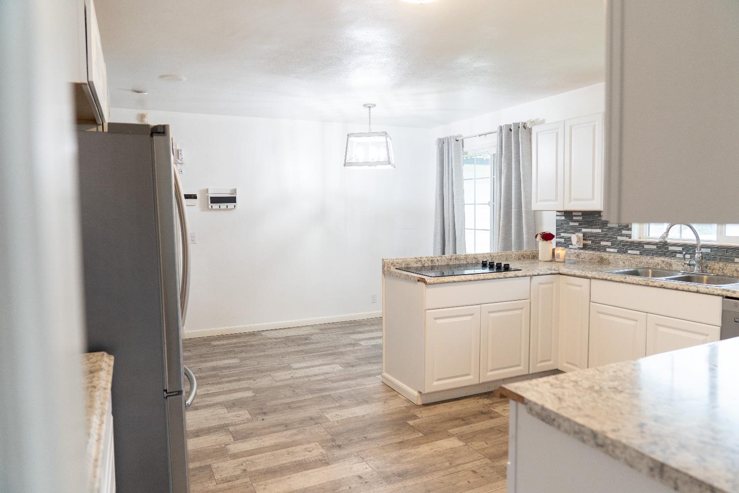 2220 N El Capitan Dr, Turlock, CA 95380