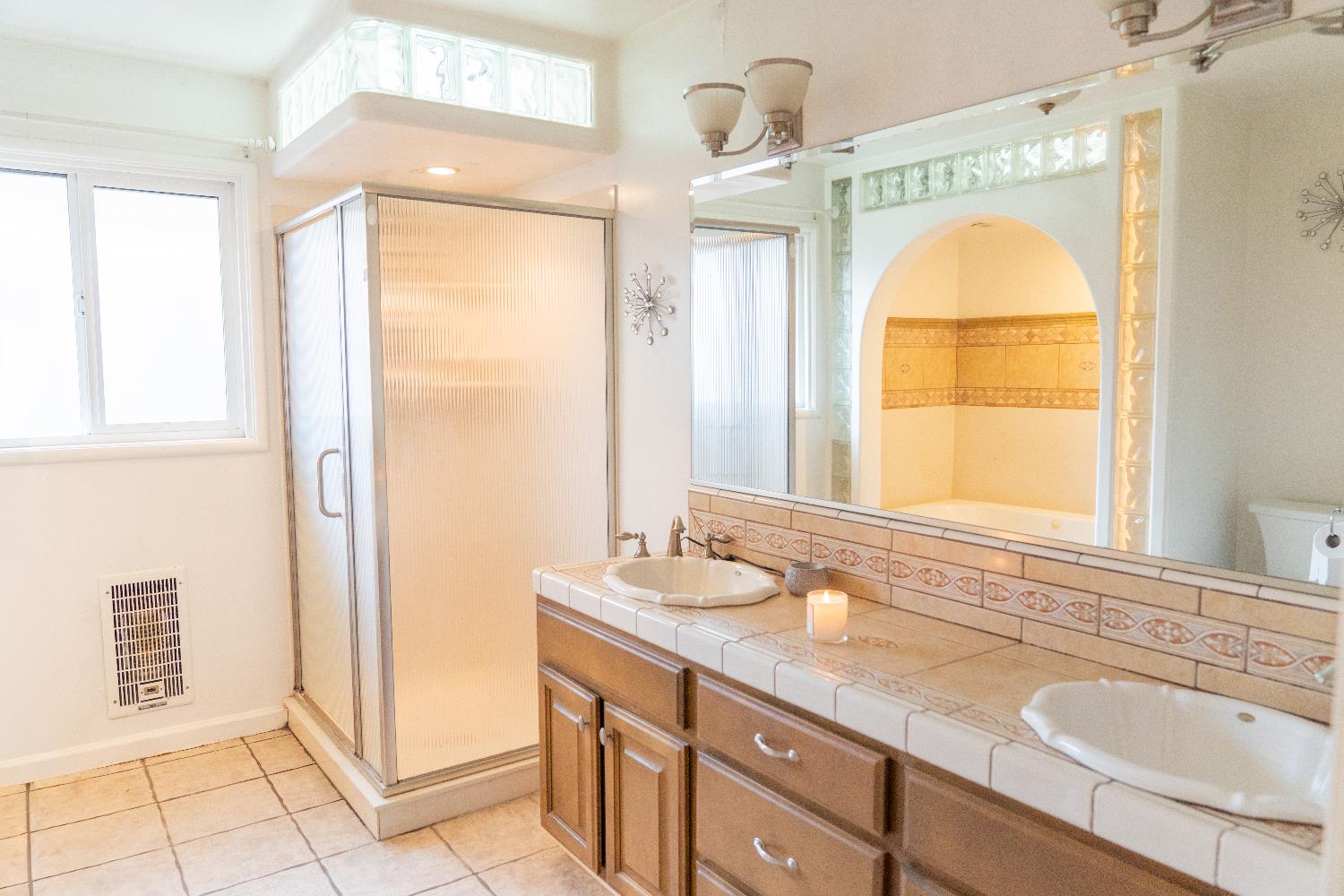 2220 N El Capitan Dr, Turlock, CA 95380