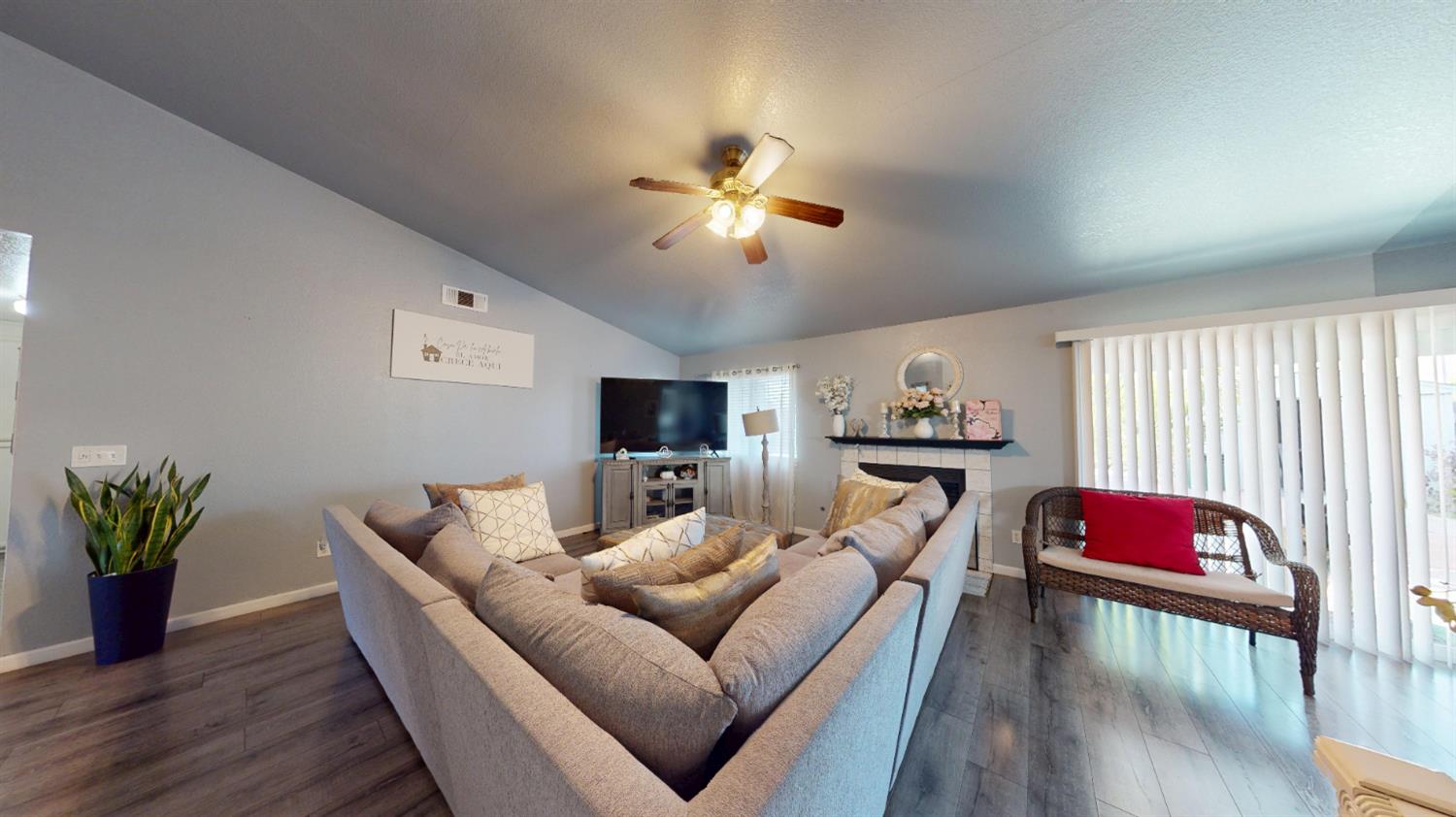 1617 Charlottesville Ln, Ceres, CA 95307