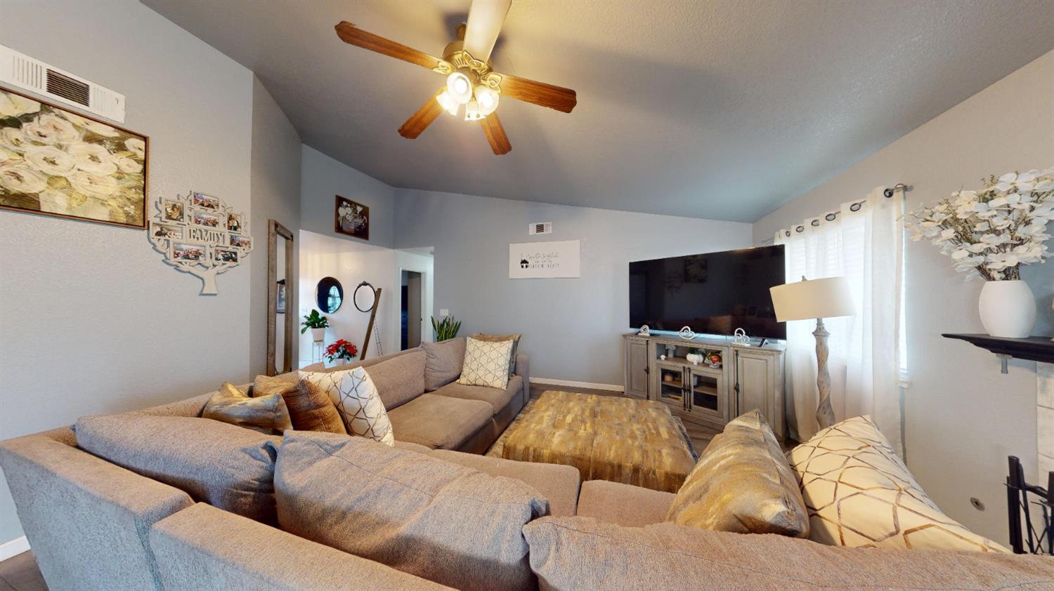 1617 Charlottesville Ln, Ceres, CA 95307