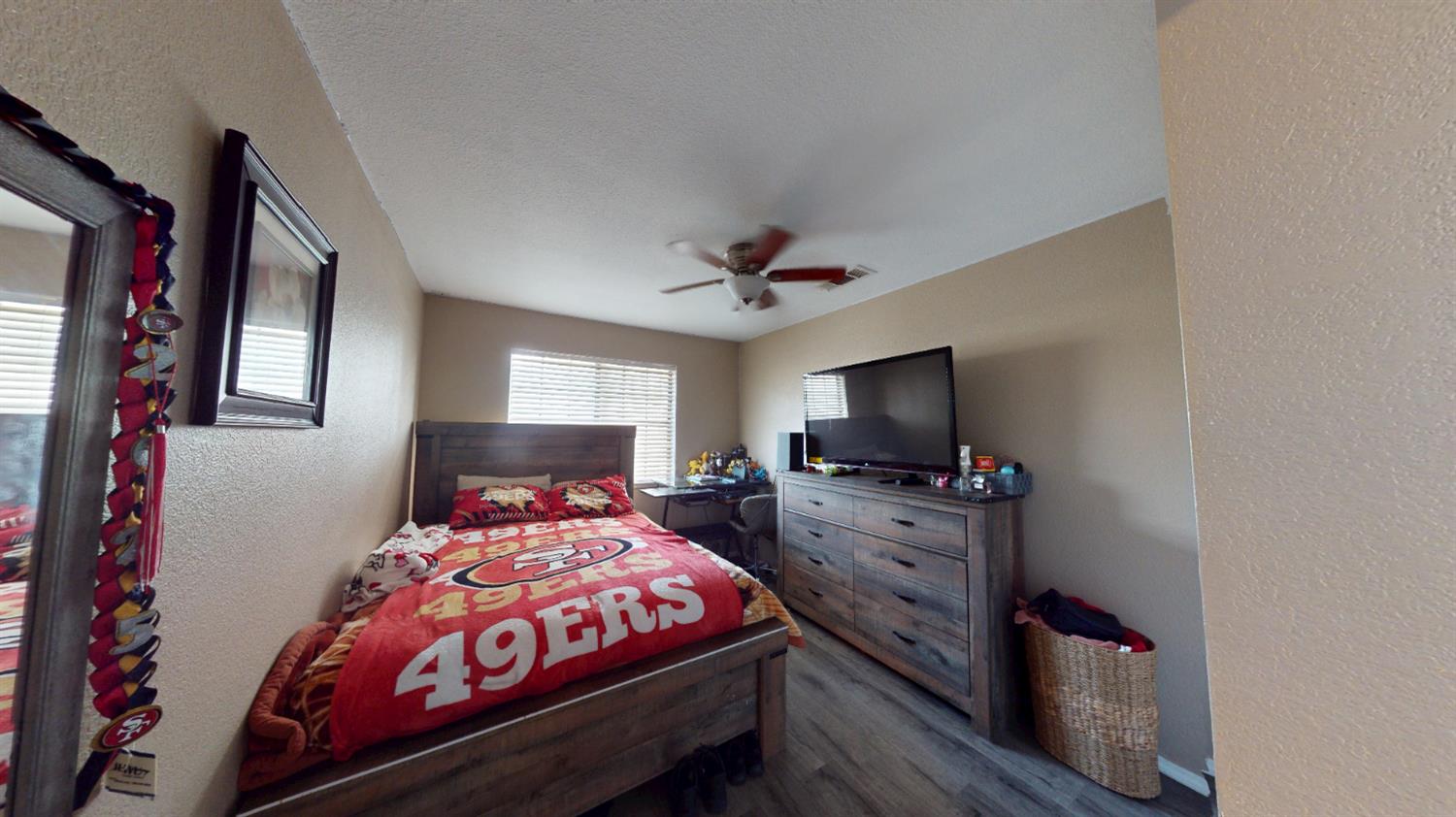 1617 Charlottesville Ln, Ceres, CA 95307