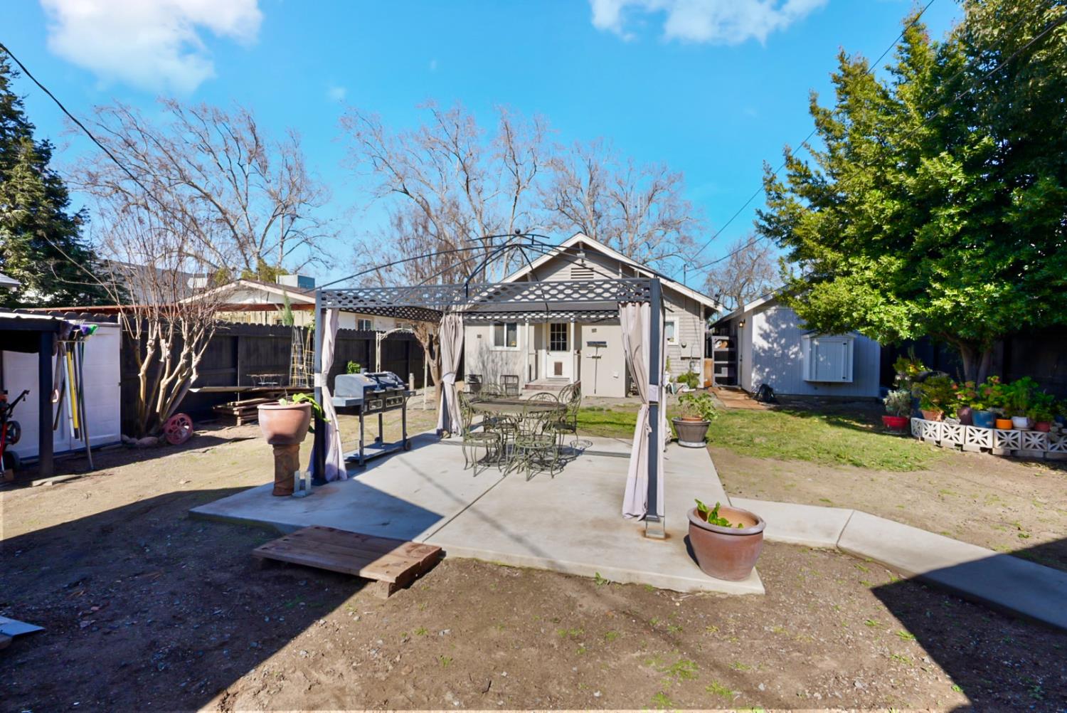 526 Flower St, Turlock, CA 95380