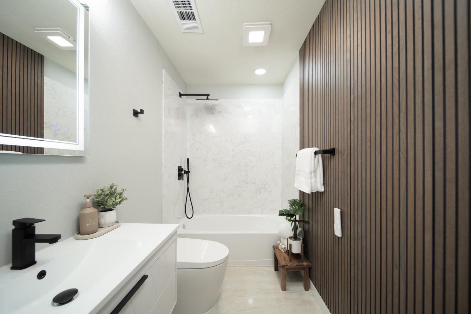 927 E Fairmont Ave, Modesto, CA 95350