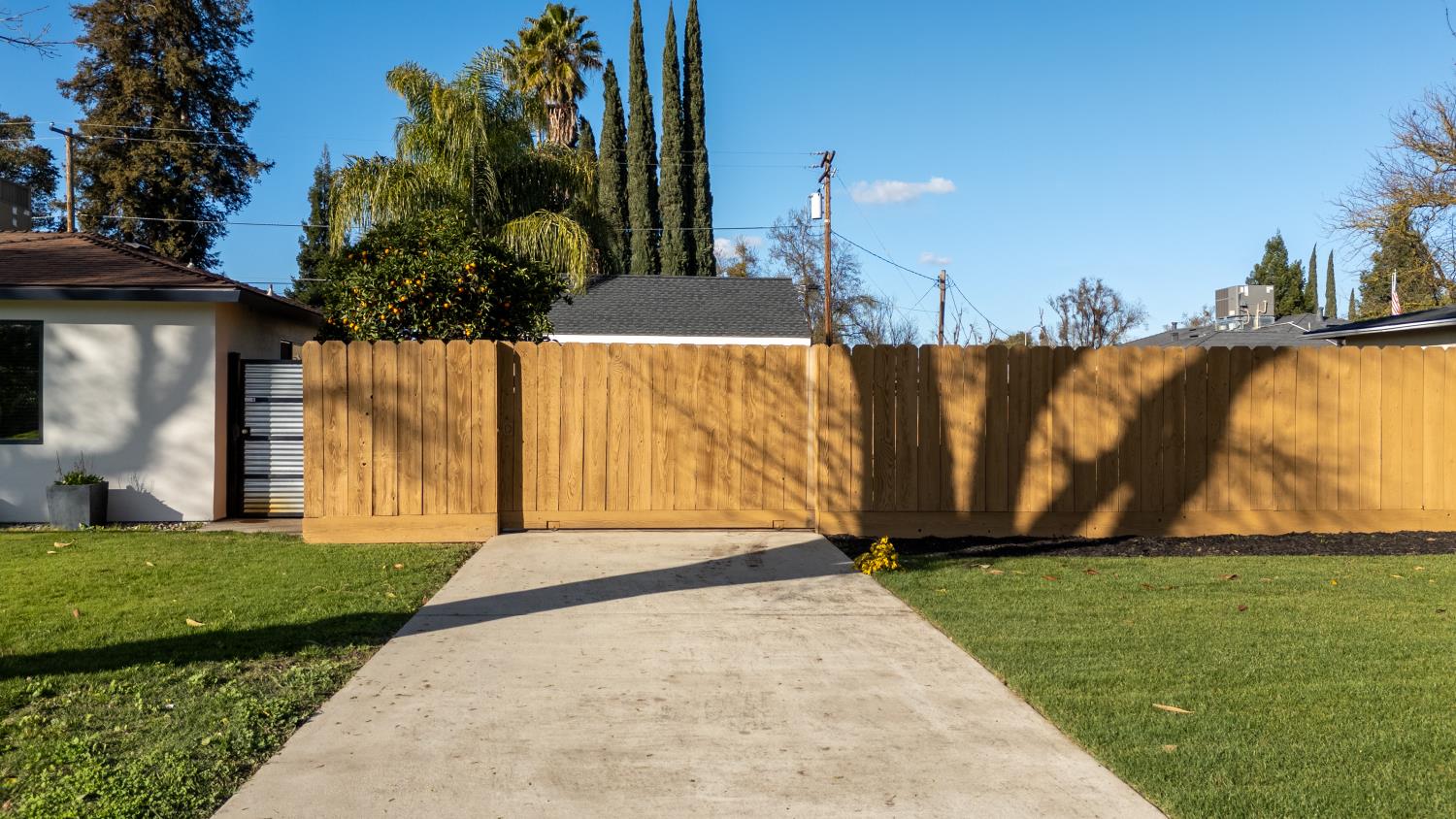 927 E Fairmont Ave, Modesto, CA 95350