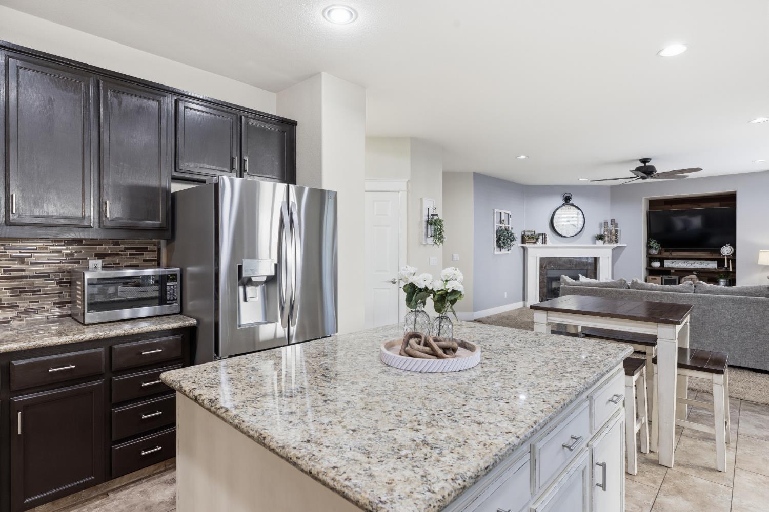 3300 Fetereia Dr, Modesto, CA 95355