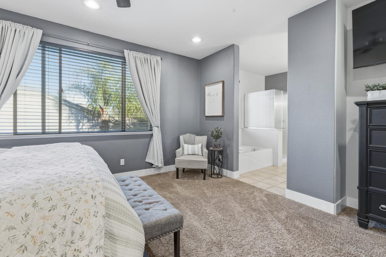 3300 Fetereia Dr, Modesto, CA 95355