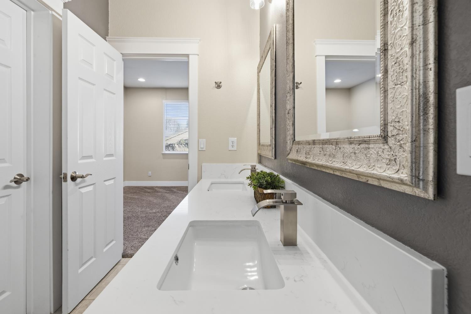 3300 Fetereia Dr, Modesto, CA 95355