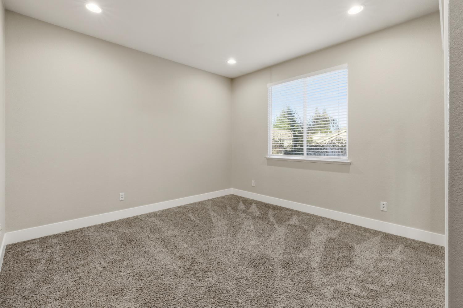 3300 Fetereia Dr, Modesto, CA 95355