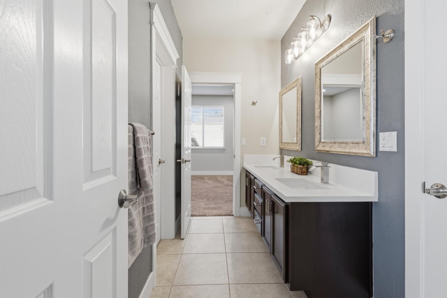 3300 Fetereia Dr, Modesto, CA 95355