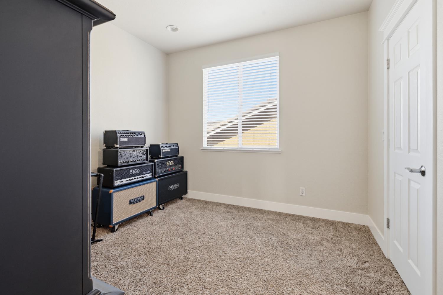 3300 Fetereia Dr, Modesto, CA 95355