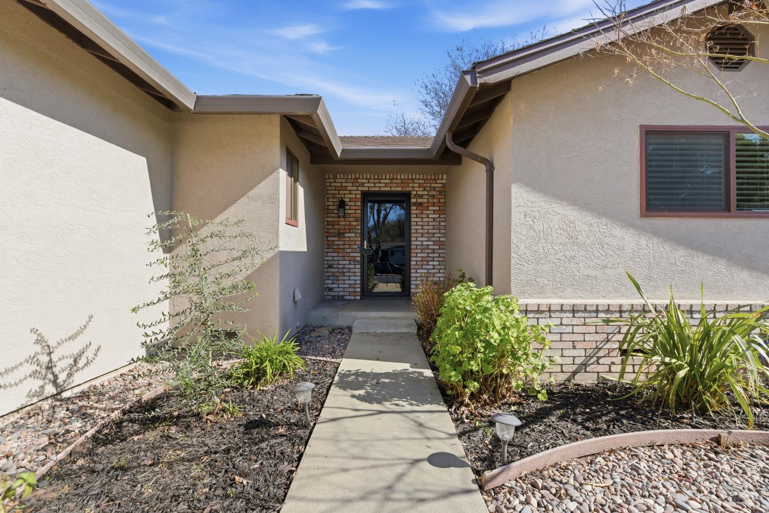 1316 Sharonwood Dr, Modesto, CA 95355