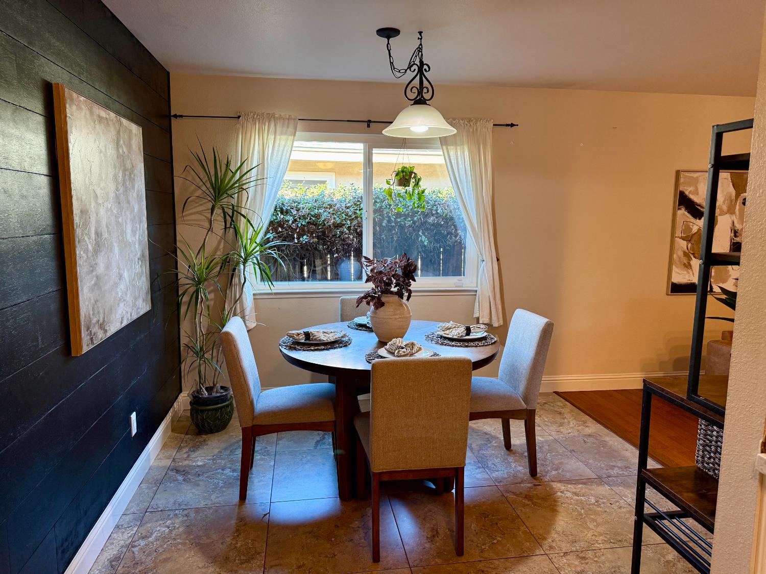 1316 Sharonwood Dr, Modesto, CA 95355