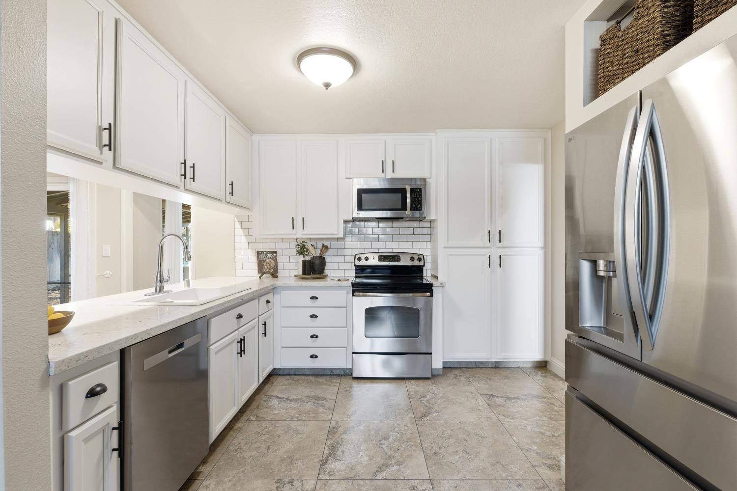 1316 Sharonwood Dr, Modesto, CA 95355