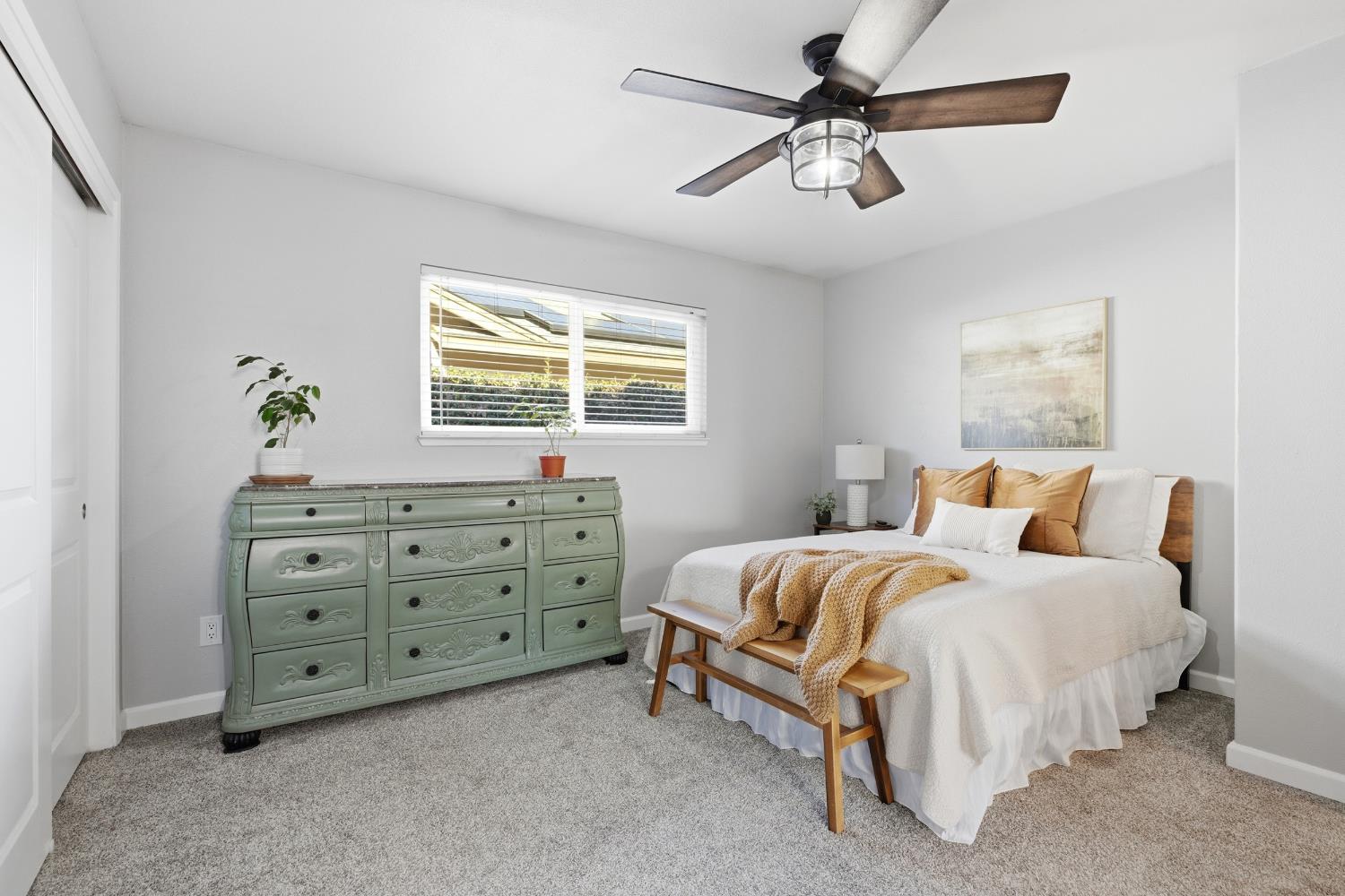 1316 Sharonwood Dr, Modesto, CA 95355