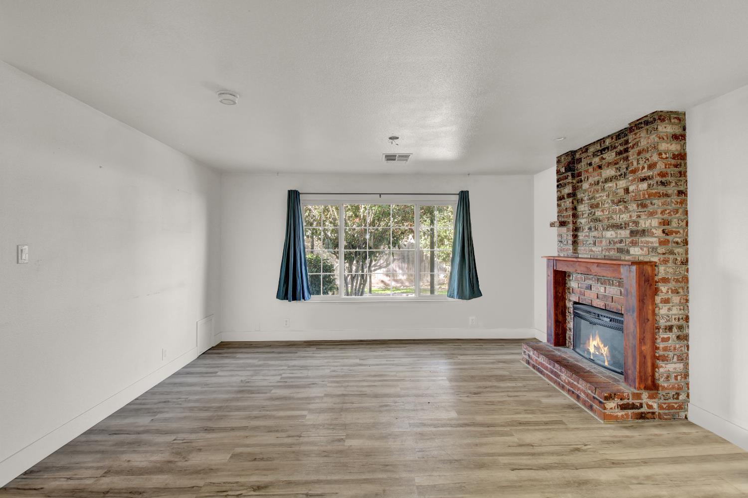 1837 Celeste Dr, Modesto, CA 95355