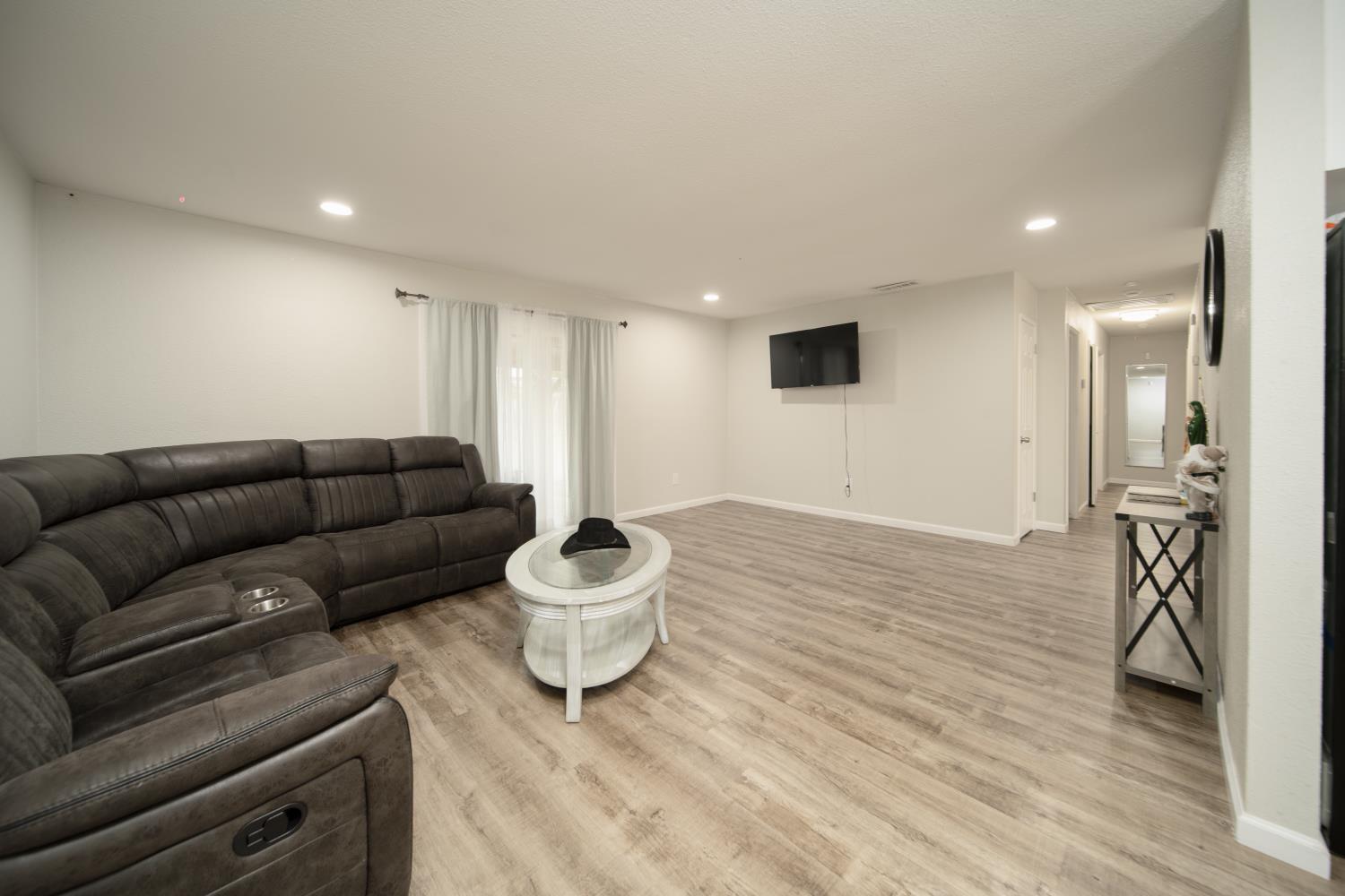 601 Summit Ct, Modesto, CA 95357