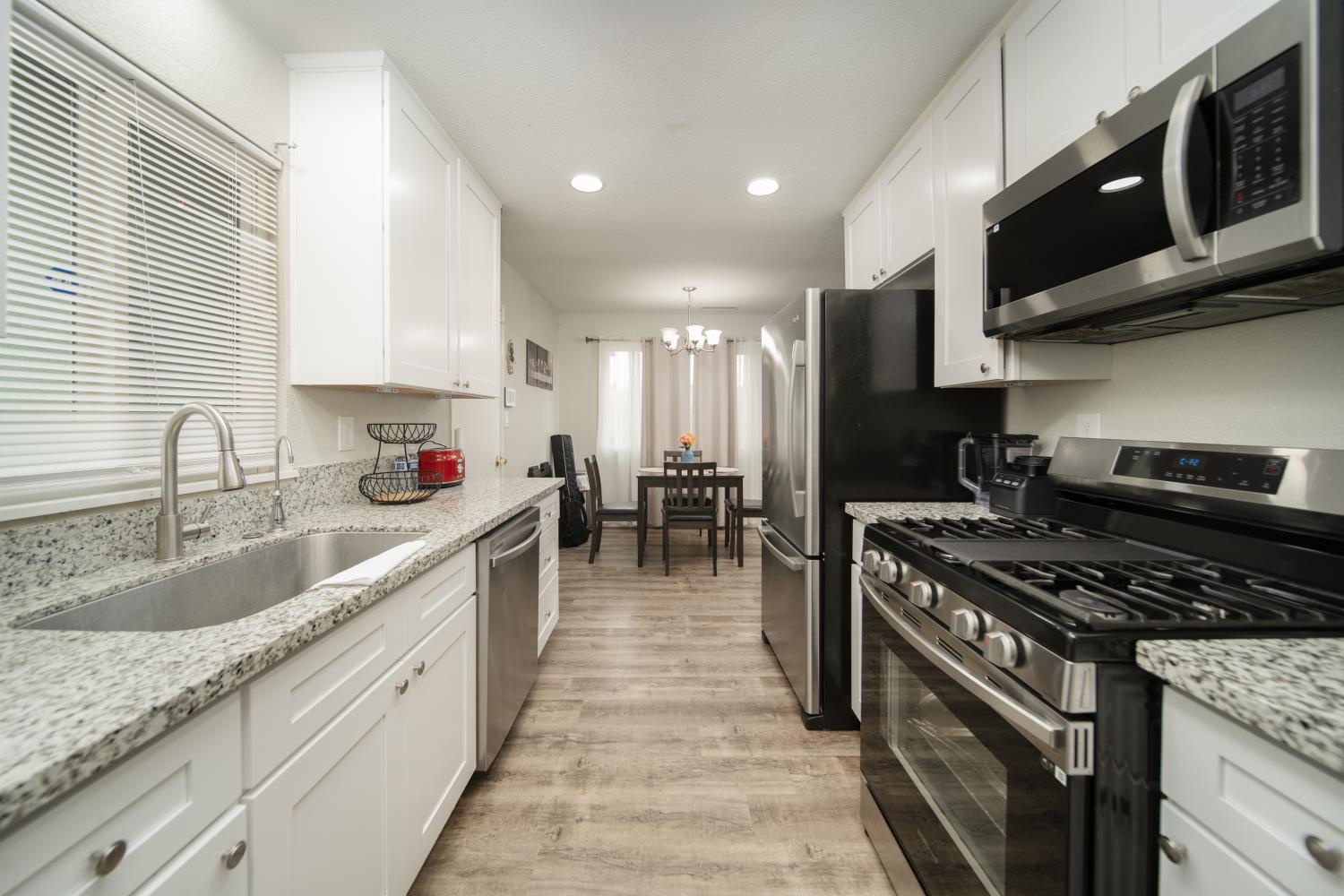 601 Summit Ct, Modesto, CA 95357